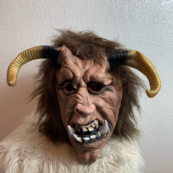 Horror mask devil